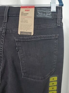 NWT Levi's 311 Shaping Skinny Jeans - 29